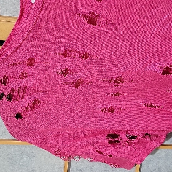 IRO pink 100% linen t-shirt with styled holes - Picture 8 of 10